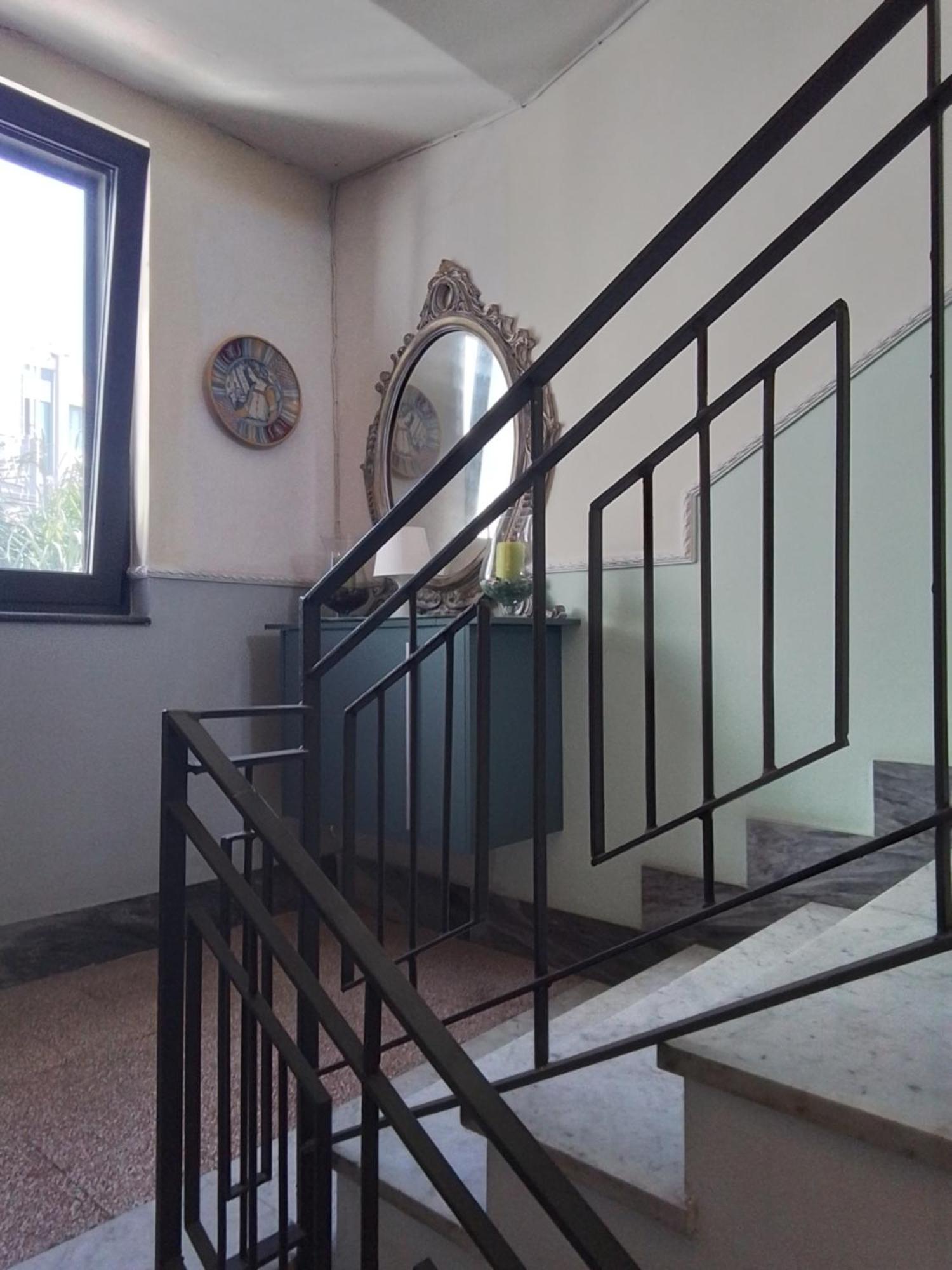 Urban Apartment *